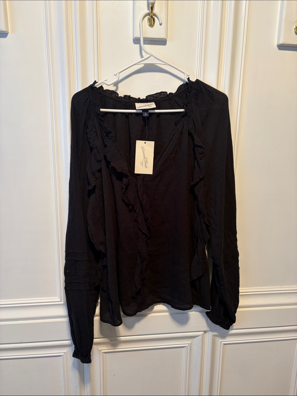 Universal Thread Black Ruffle-Trim Long-Sleeve Blouse